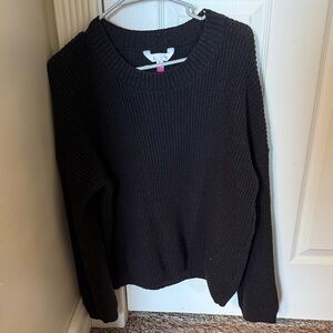 No Boundaries Women's Black Crew Neck Sweater